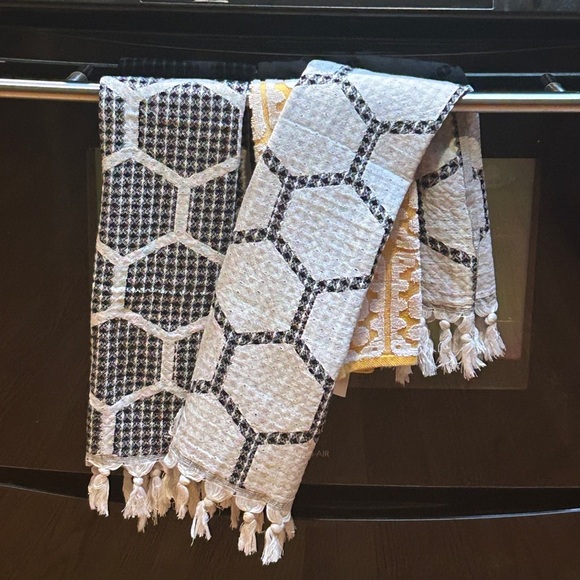 Modern Black White Geo Waffle Handmade Loom Weave 2 Side Towel 20 x 40 NEW - Picture 1 of 11